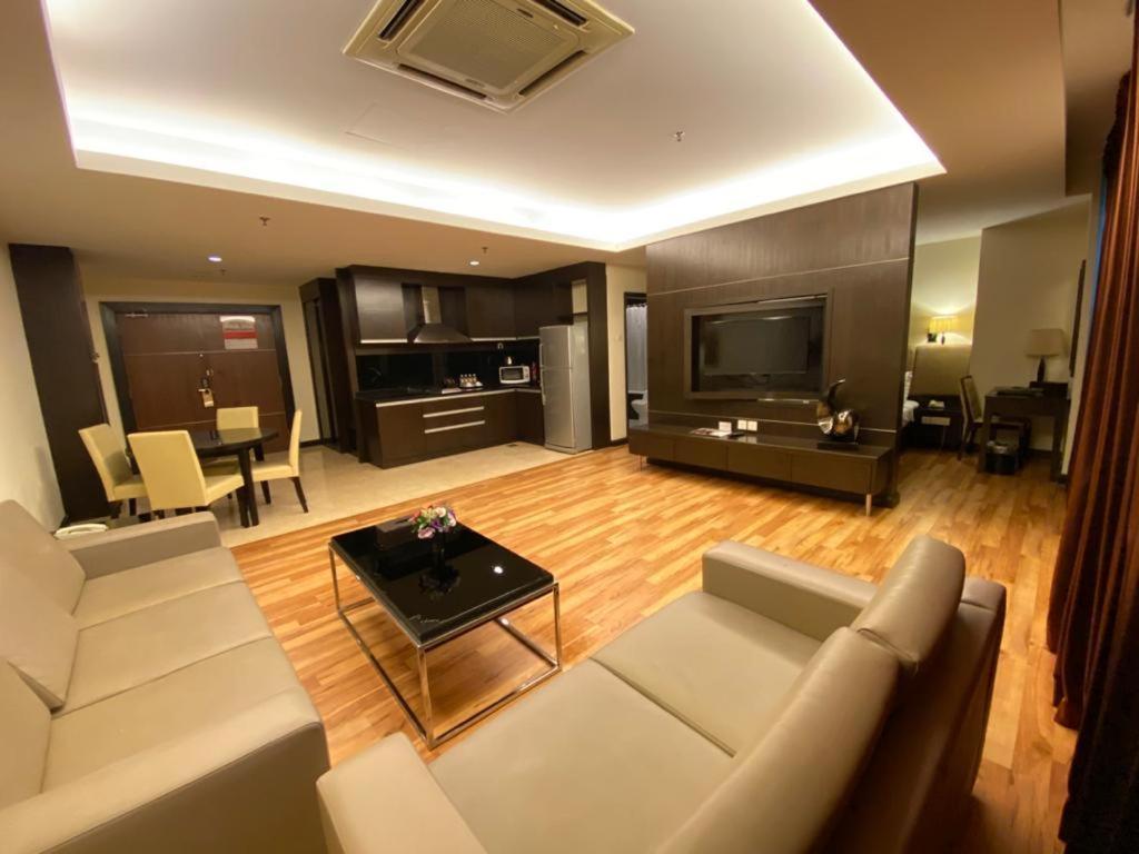 Grand Paragon Hotel Johor Bahru Exterior photo